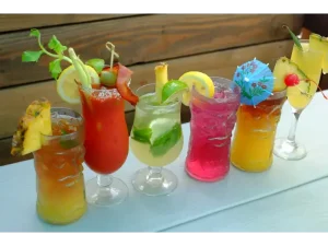 Best Live Music Bars in Waikiki